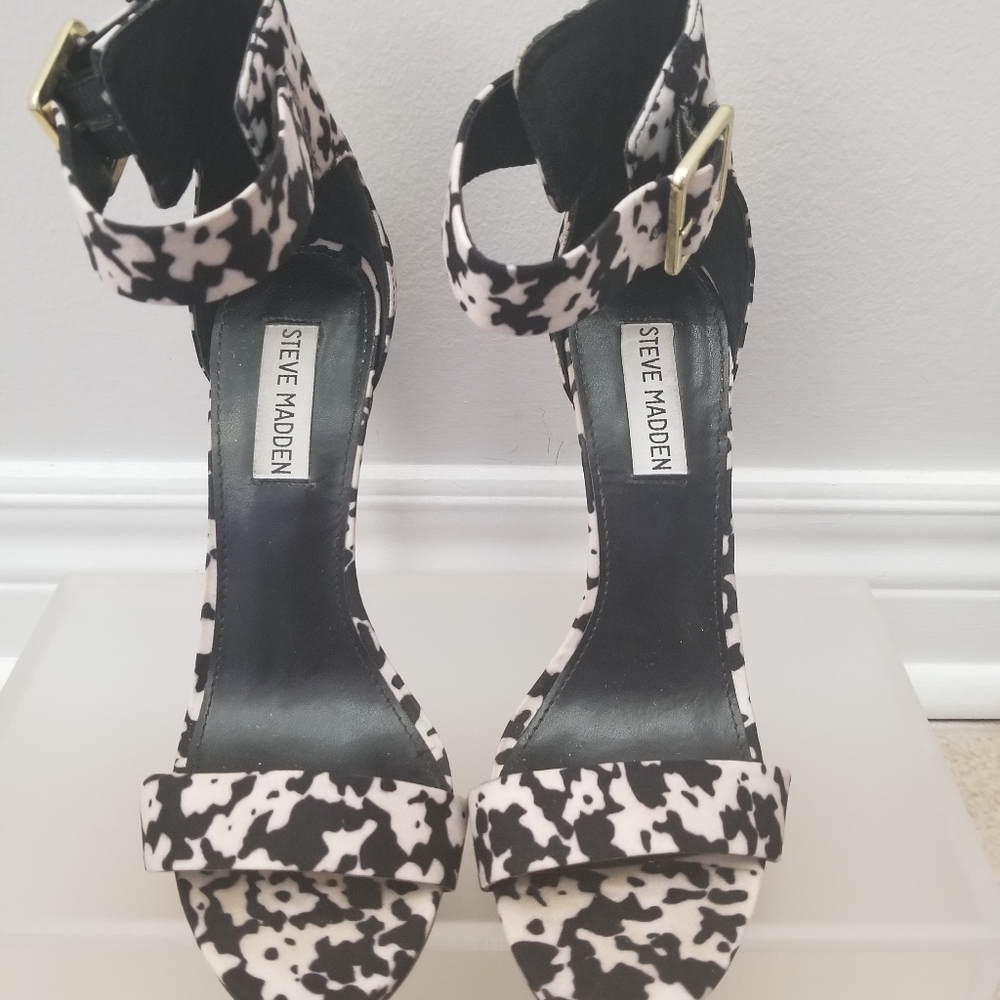 Steve Madden floral design Strapy high heel size 8
